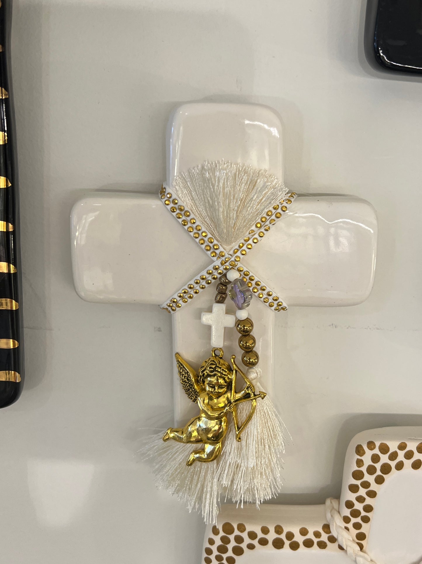 GEORGE AND COLE Cupid White Cross - Medium