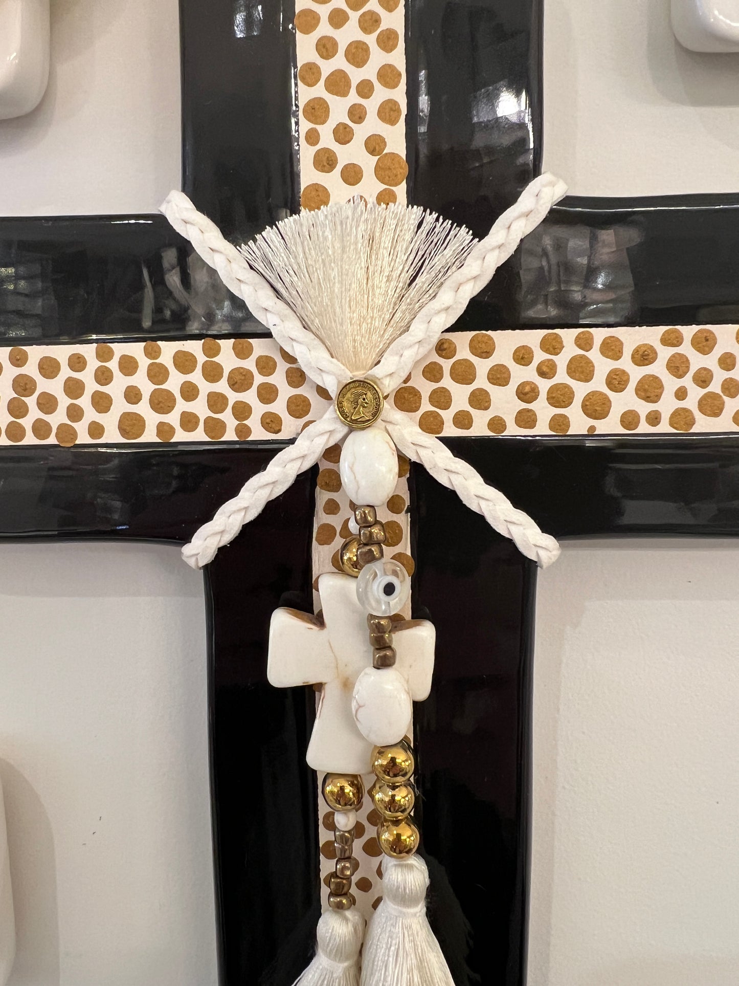 GEORGE AND COLE Pandora Black Cross - Medium