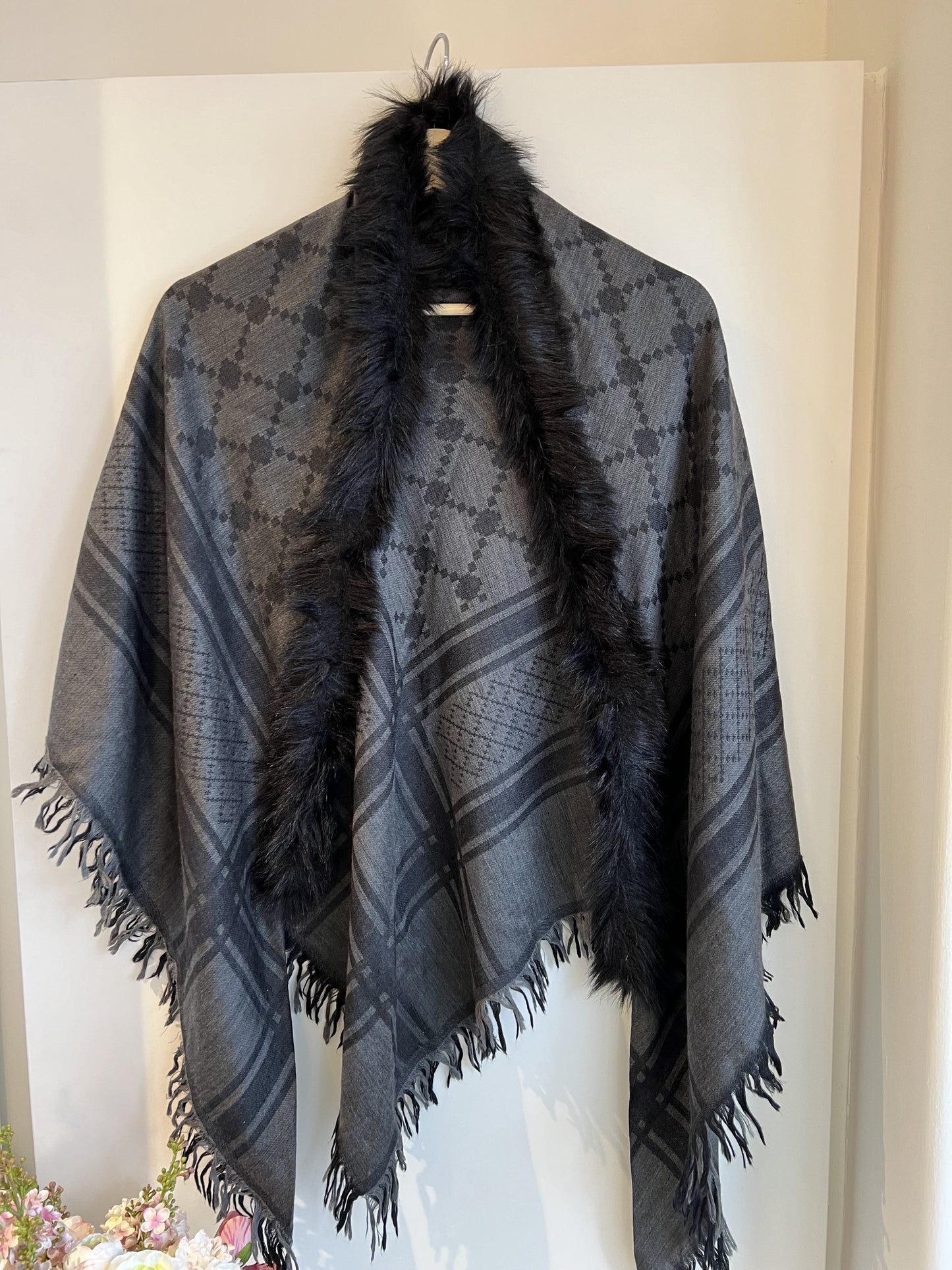 Black Fur Collar Shawl Scarf