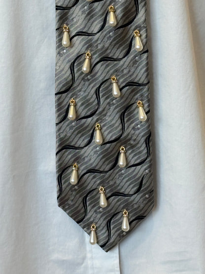 Grey Swirl Tie With Pearl Drops
