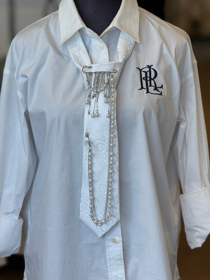 White Tie With Sliver Long Brooch