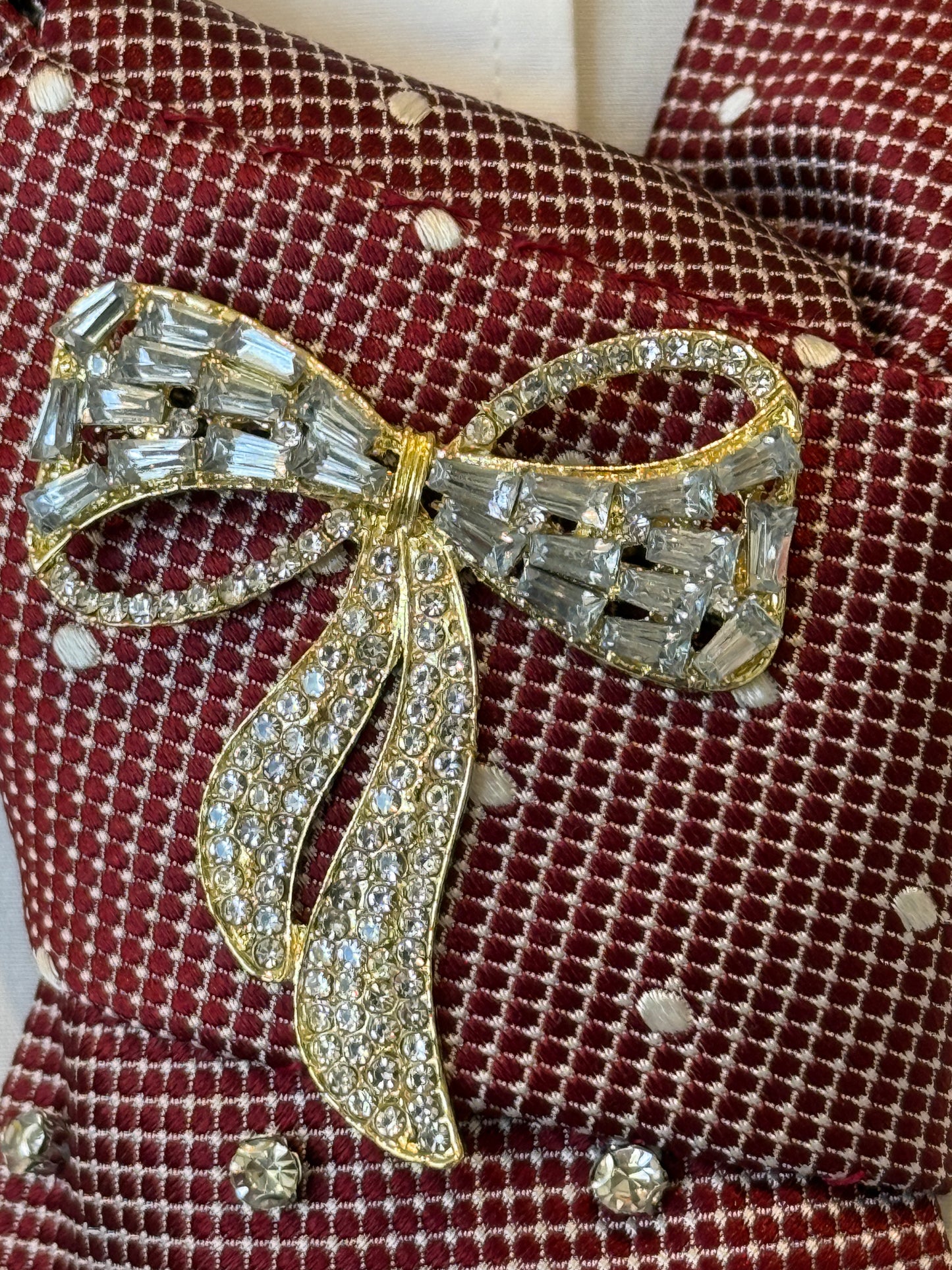 Burgundy Tie With Brooch & Rhinestones