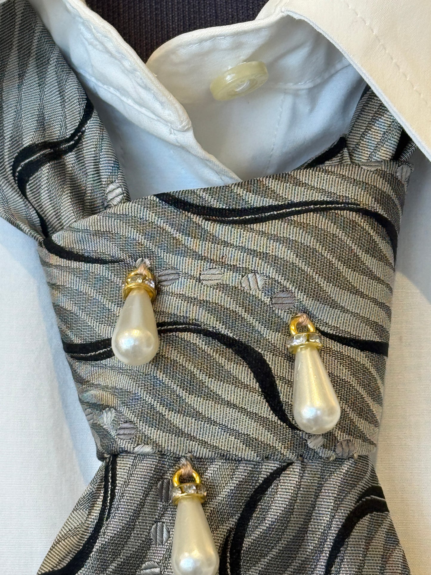 Grey Swirl Tie With Pearl Drops
