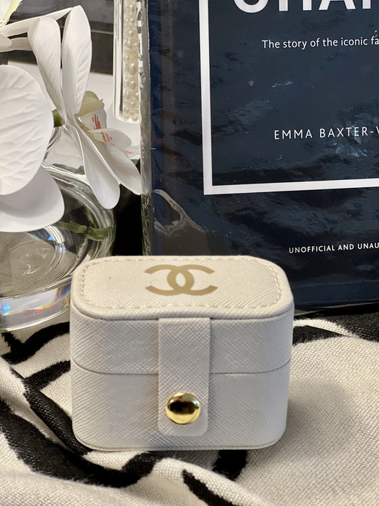 Ivory Ring jewellery Box
